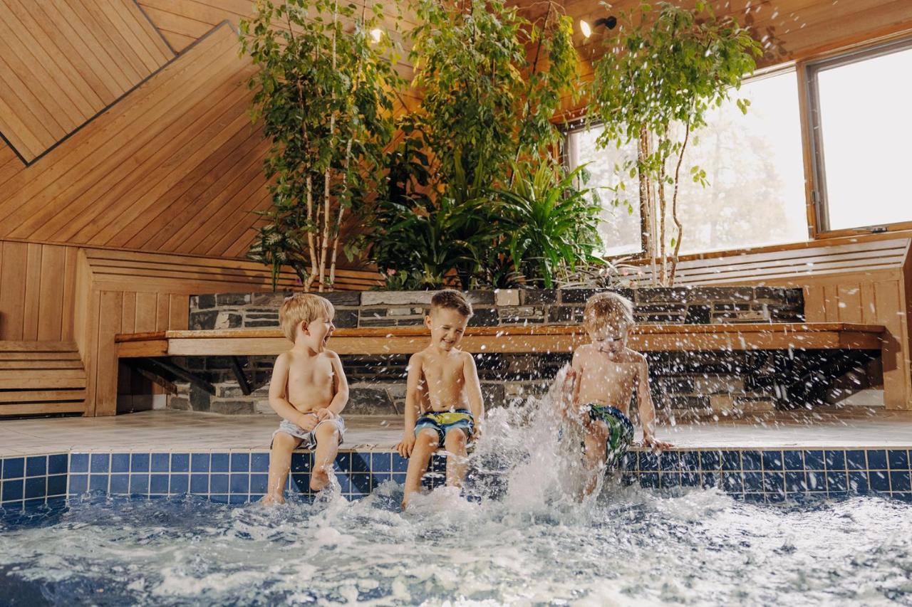 Mountaineer Lodge Lake Louise Luaran gambar