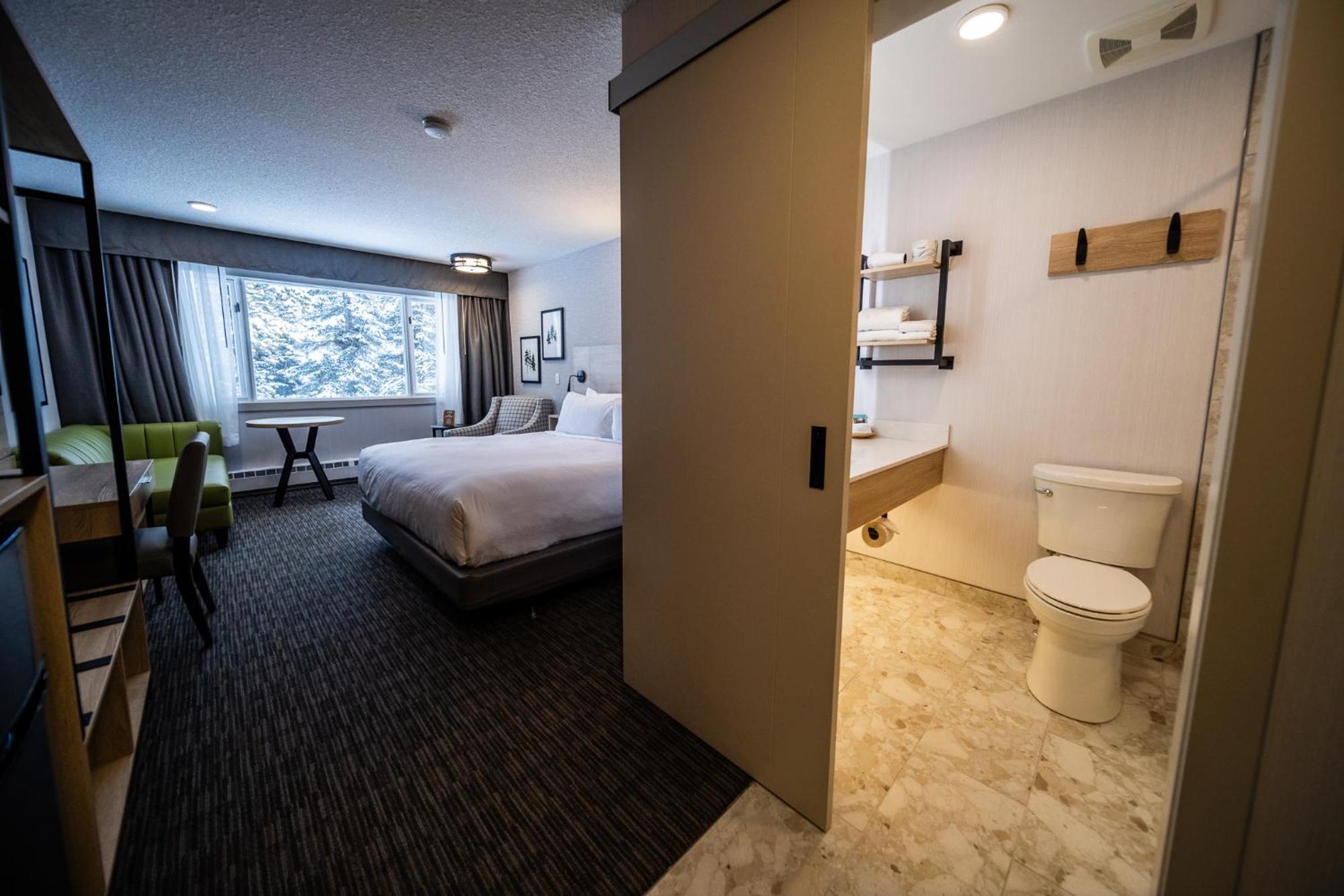 Mountaineer Lodge Lake Louise Luaran gambar