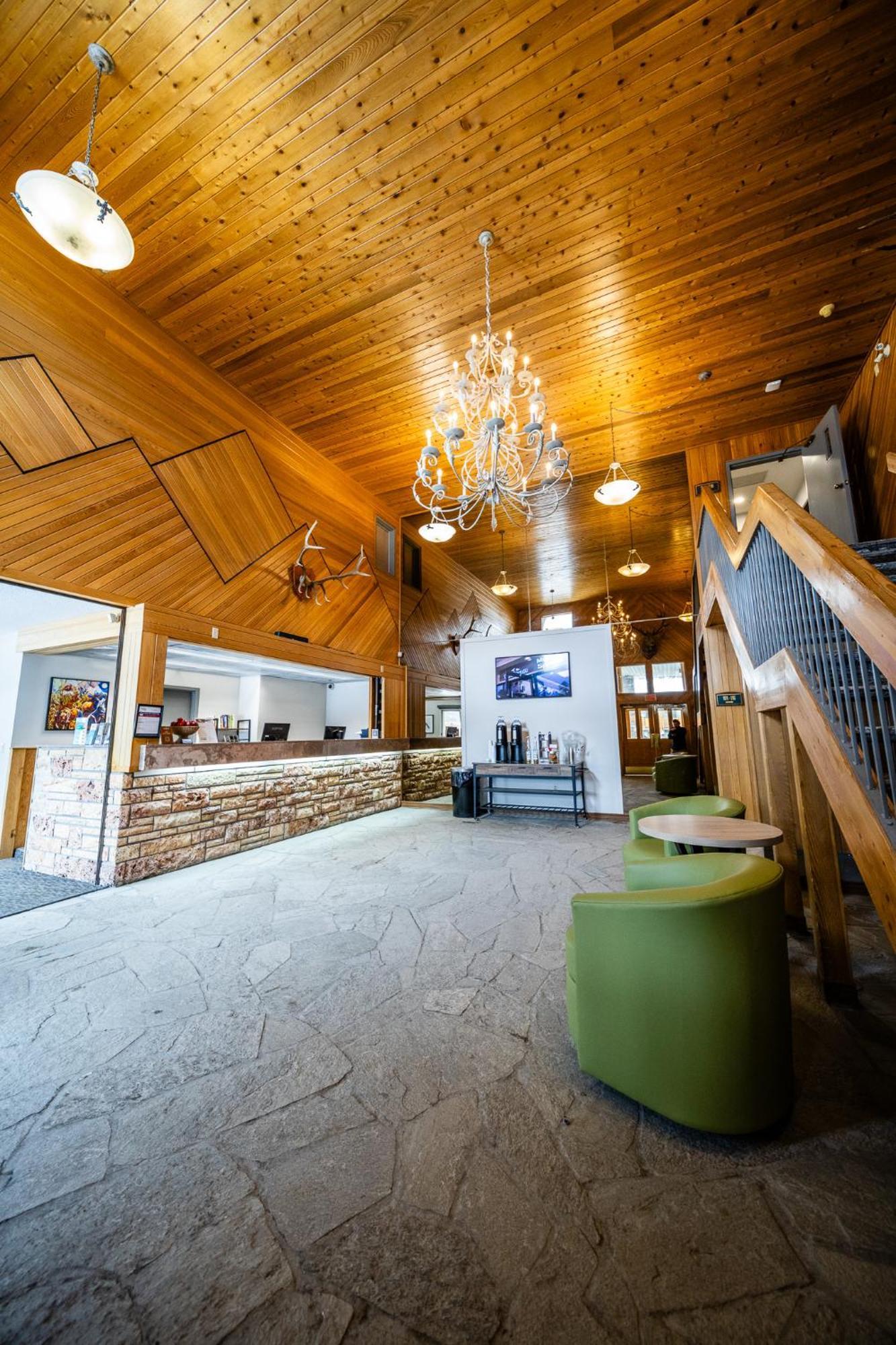 Mountaineer Lodge Lake Louise Luaran gambar