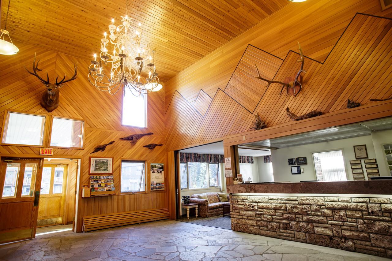 Mountaineer Lodge Lake Louise Luaran gambar